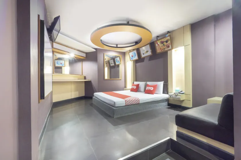 OYO 75382 Chonburi Hotel - Image 1