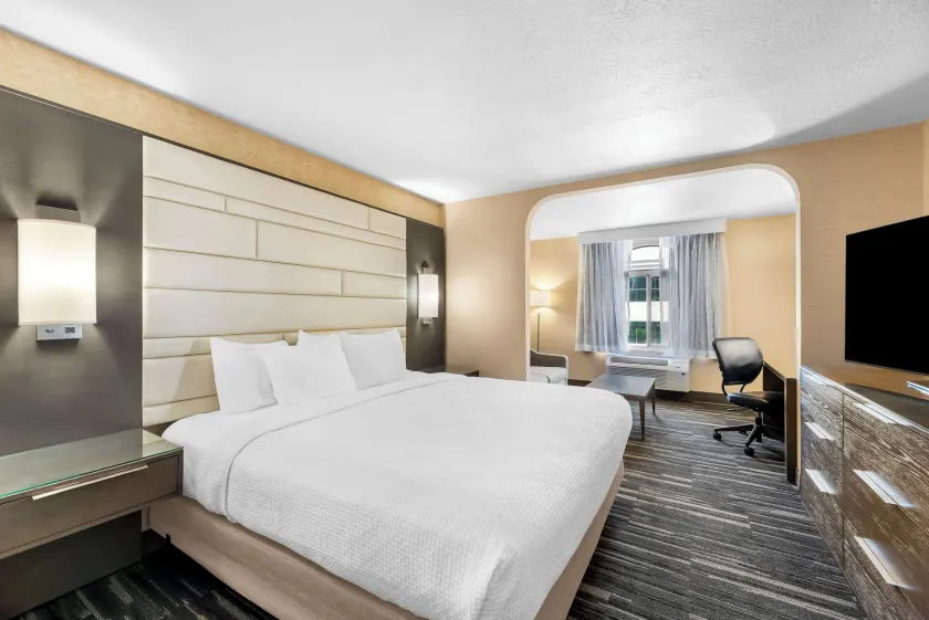 Best Western Plus Abbey Inn - Image 1