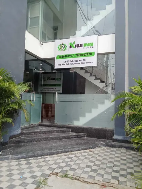 Hotel Kiwi Inn Vijaynagar Scheme 78 - Image 1