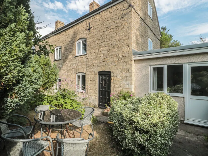 1 Westcroft Cottage - Image 1