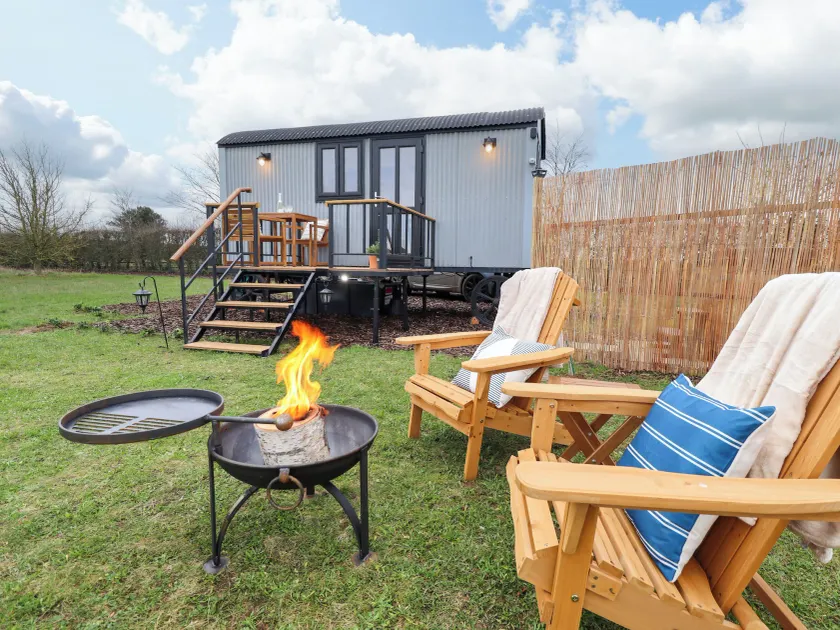 Shepherds Hut - Ash - Image 1