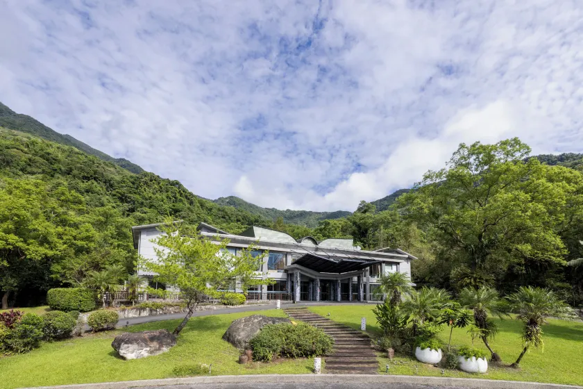 天成逸旅-蝴蝶谷 Butterfly Valley Resort by Cosmos Otium - Image 1