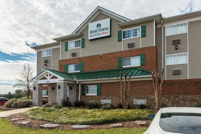 HomeTowne Studios & Suites by Red Roof Charlotte - Concord - Image 1