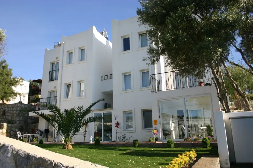 Rose Residence - Image 1