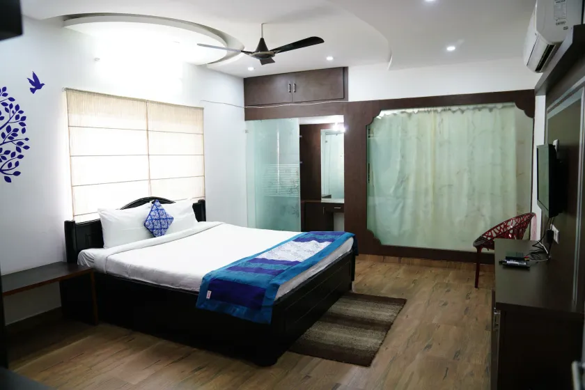 Hitech Shilparamam Guest House - Image 1