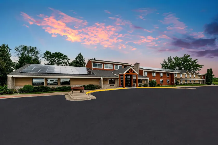 AmericInn by Wyndham Hutchinson - Image 1