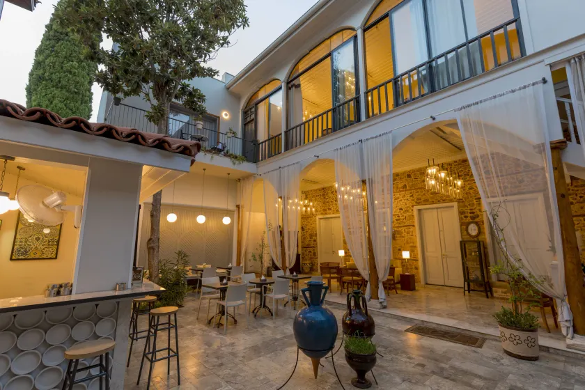 Delight Deluxe Hotel - Image 1