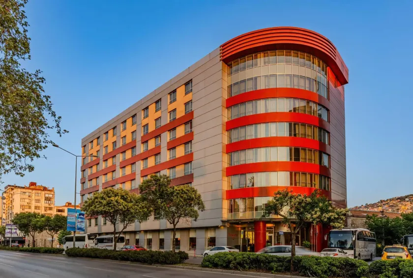 Ramada Plaza By Wyndham Izmir - Image 1