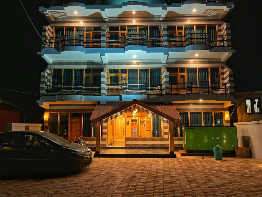 Hotel Mid Orchard Kasol -River Side - Image 1