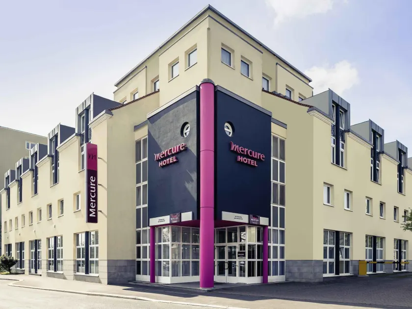 Mercure Hotel Würzburg am Mainufer - Image 1