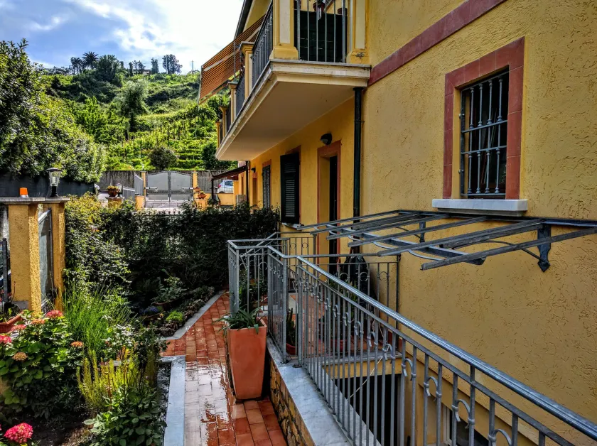 Sally's B&B - Image 1
