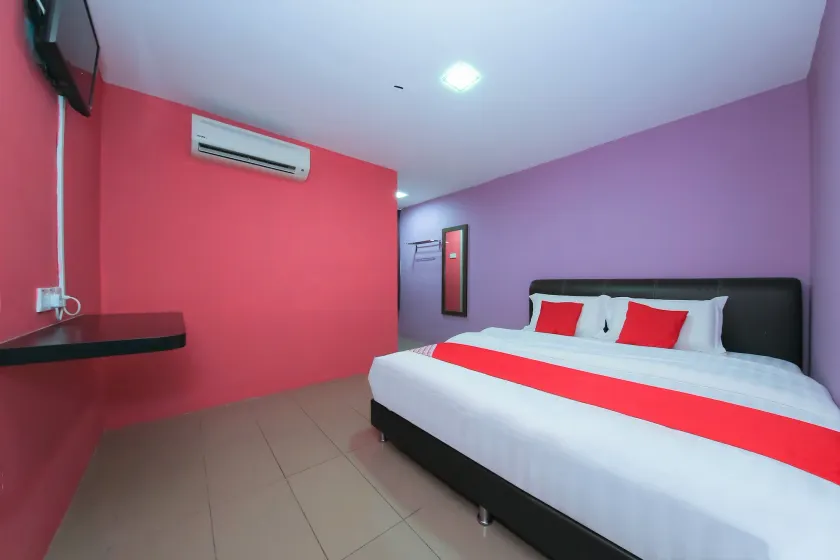 OYO 89650 Inn Hotel - Image 1