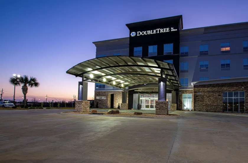DoubleTree by Hilton Sulphur Lake Charles - Image 1