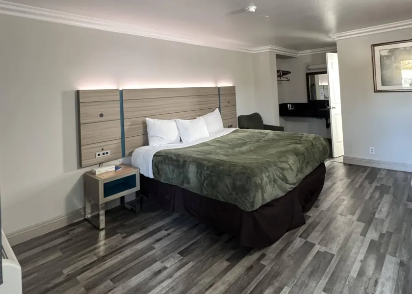 Rodeway Inn Ventura Midtown - Image 1