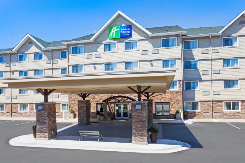 Holiday Inn Express Hotel & Suites Uptown Fredericton by IHG - Image 1