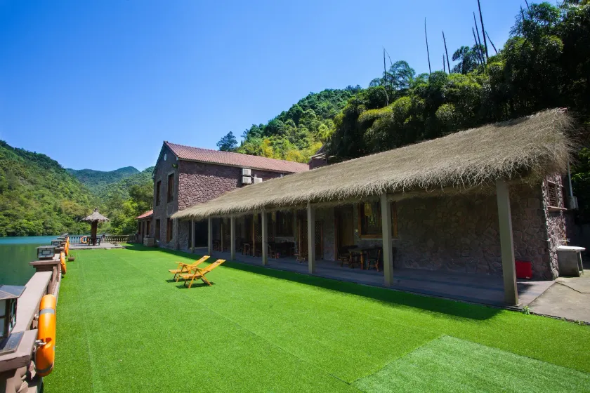 Floral Hotel Anji Shuyiquanzhen Valley - Image 1