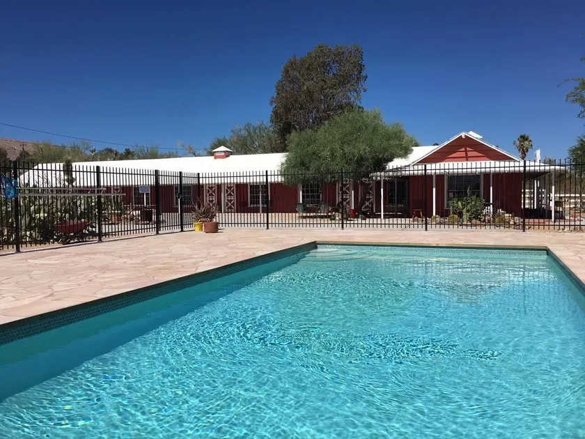 Room 1 - Downtown Joshua Tree Motel - Pet Friendly - Walk to Shops & Visitor Center, Minutes to Park Entrance - Image 1