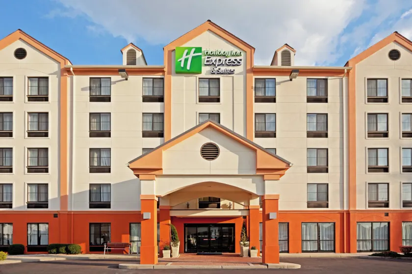 Holiday Inn Express Hotel & Suites Meadowlands Area by IHG - Image 1