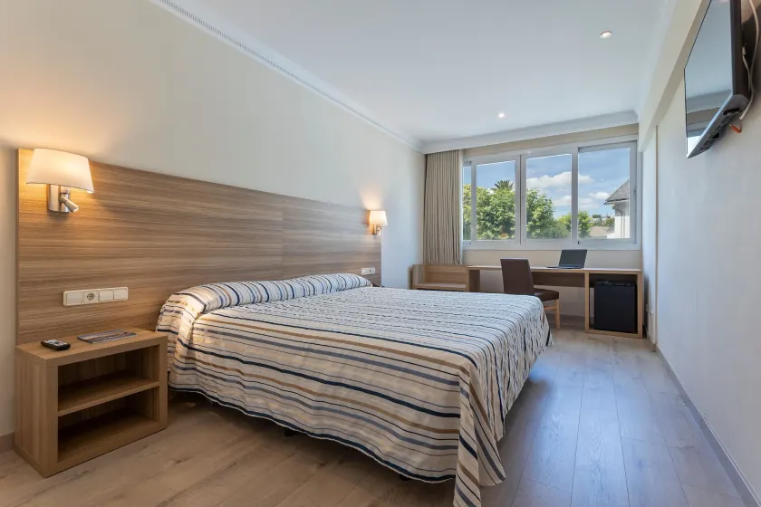 Hotel Osuna - Image 1