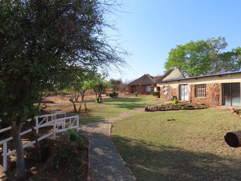 Uitvlugt Resort - Image 1