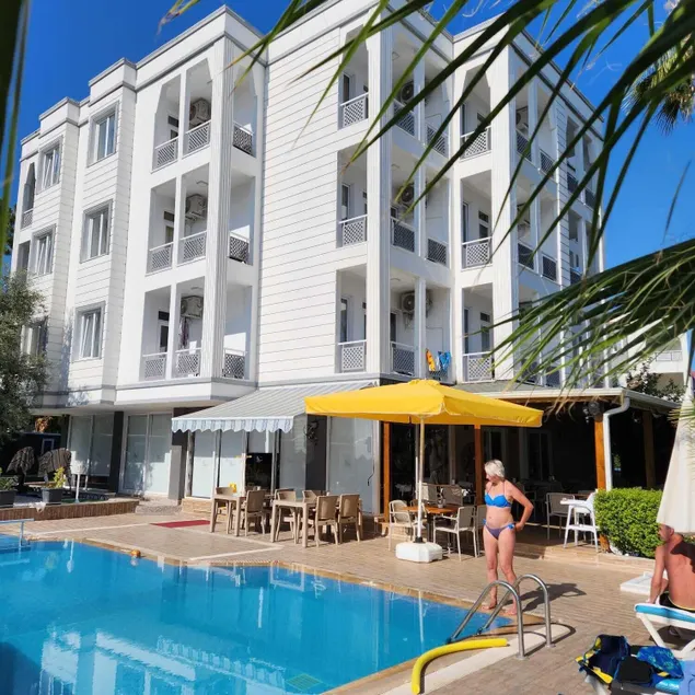 Esperanza Hotel - Image 1