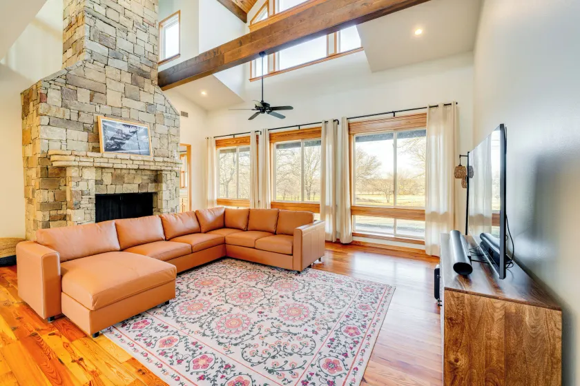 11 Mi to Downtown Denton: Spacious Ranch Retreat - Image 1