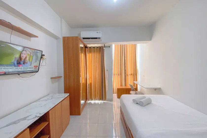 Warm Minimalist Studio Apartment The Alton - Image 1