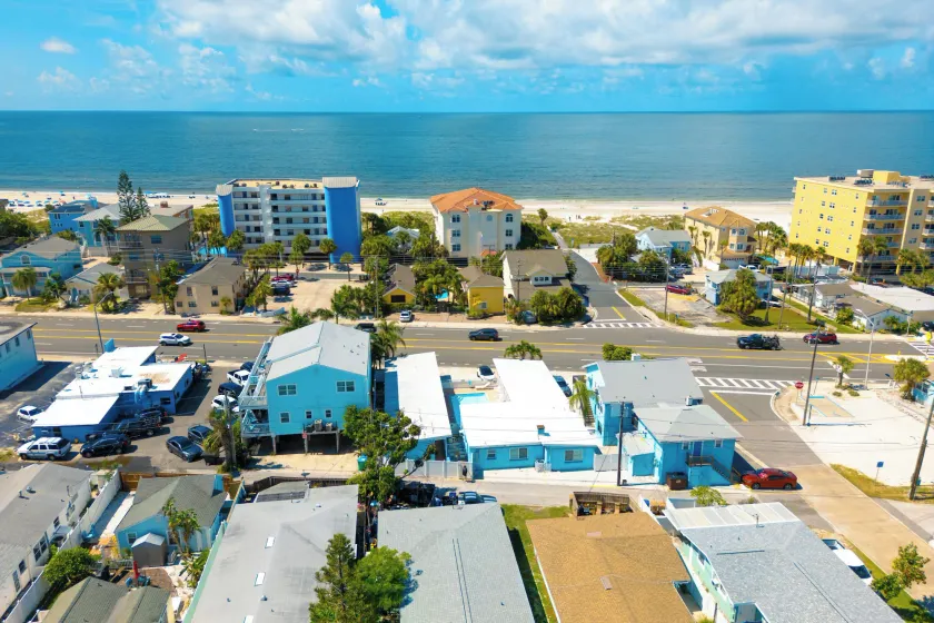 Walk to John's Pass Village! Sunny Coastal Condo - Interiör