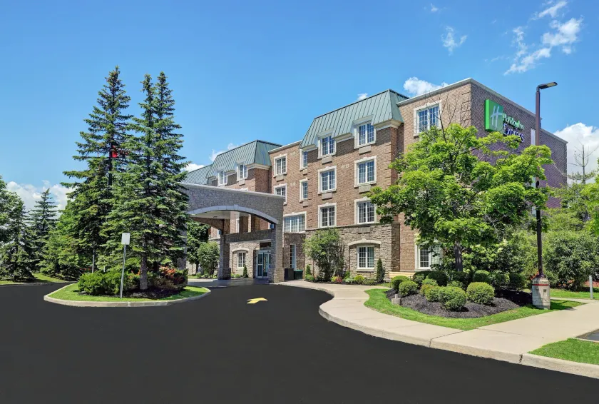 Holiday Inn Express Whitby Oshawa by IHG - Image 1