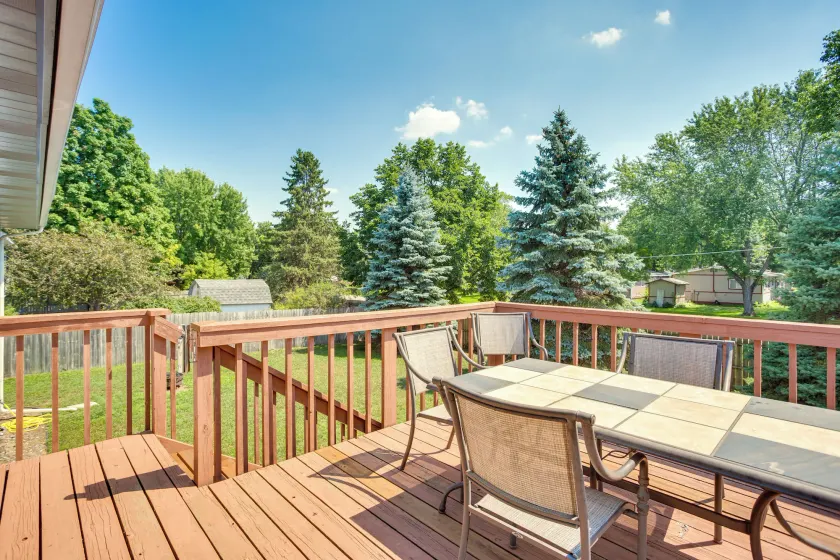 2 Mi to Super Rink: Sporty Group Getaway in Blaine - Innvendig