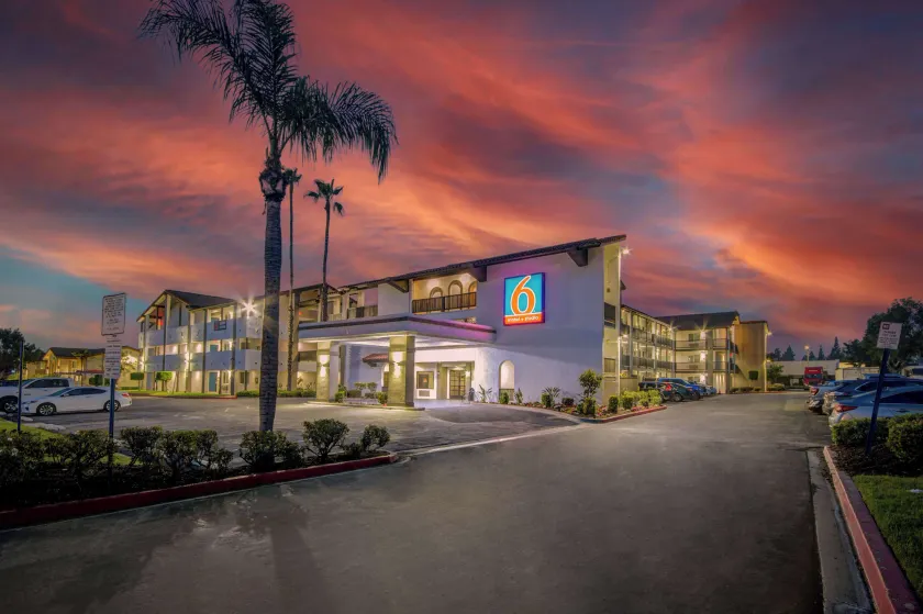 Motel 6 Ontario CA Convention Center Airport - Image 1