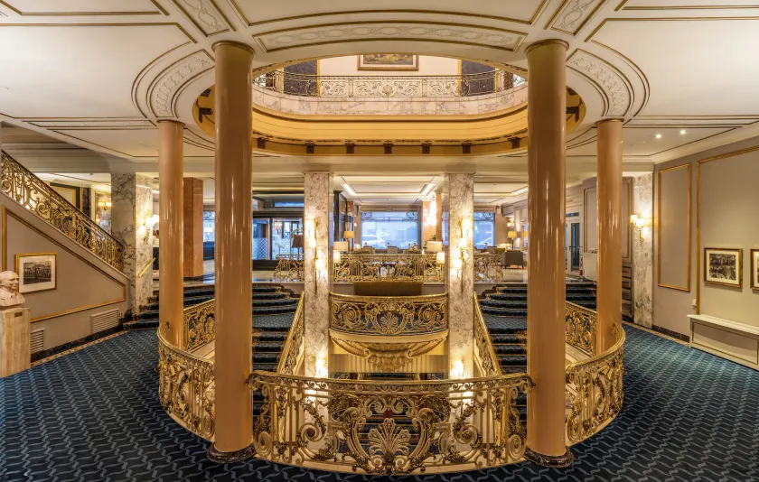El Avenida Palace - Image 1