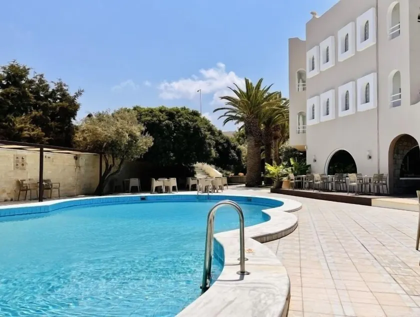 Karteros Hotel - Image 1