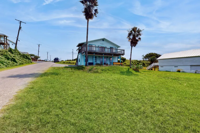 Bay Views & Beach Access: Ingleside Getaway - Image 1