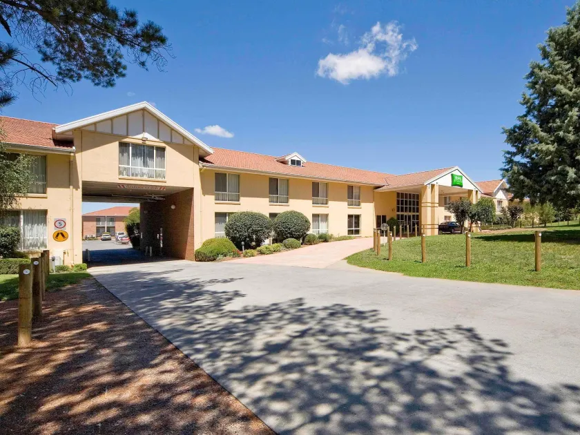 ibis Styles Canberra - Image 1
