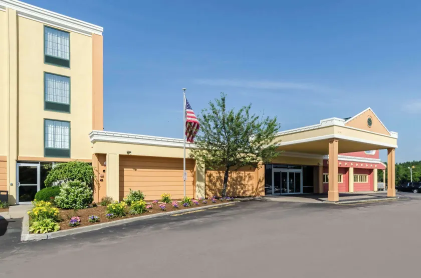 Comfort Inn Randolph-Boston - Image 1