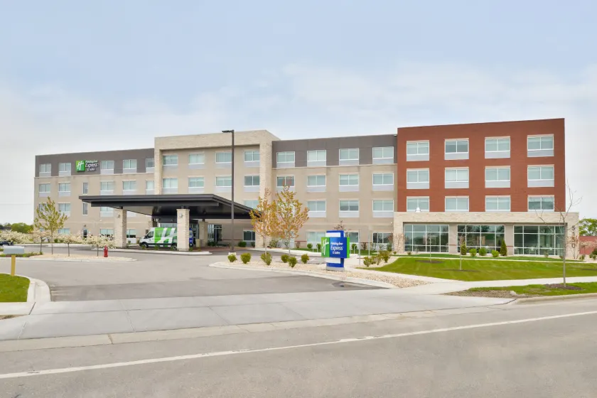 Holiday Inn Express & Suites Madison by IHG - Image 1