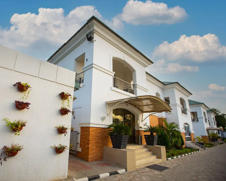 Prosbel Hotel - Image 1