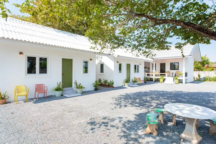 Vawa Guesthouse - Image 1