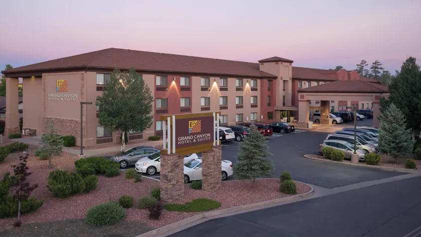 Grand Canyon Hotel & Suites - Image 1