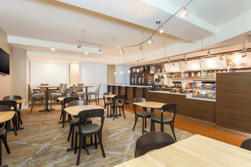 Courtyard by Marriott Pittsburgh Downtown - Image 1