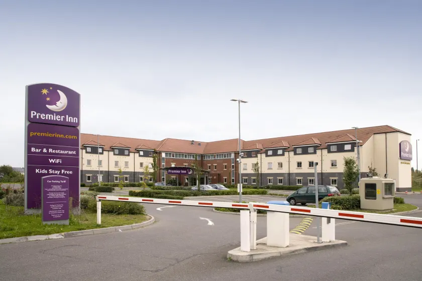 Premier Inn London Heathrow M4/J4 - Image 1