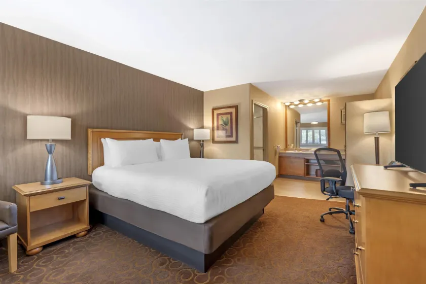 Best Western Plus Pavilions - Image 1