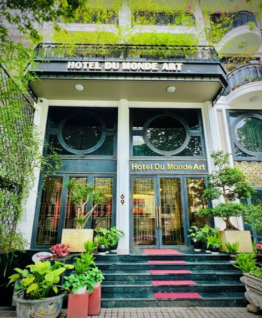 Hotel du Monde Art - Image 1