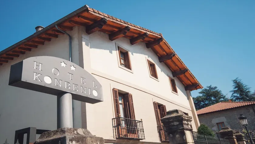 Hotel Konbenio - Image 1