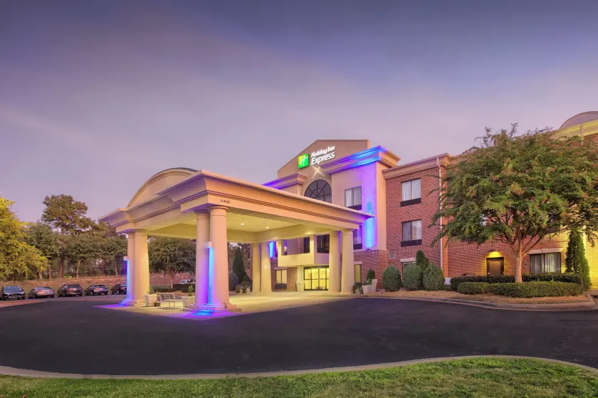 Holiday Inn Express Hotel & Suites Wake Forest - Raleigh North by IHG - Image 1
