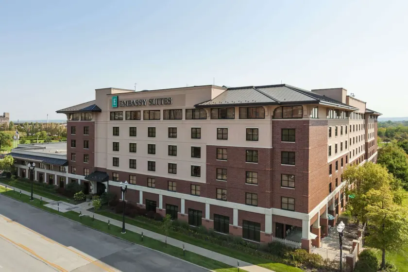 Embassy Suites by Hilton Omaha Downtown Old Market - Image 1
