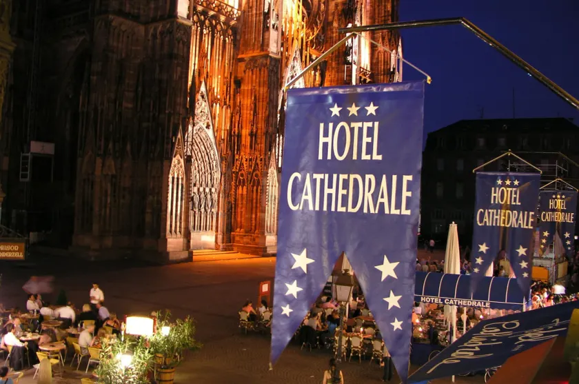 Hôtel Cathédrale - Image 1