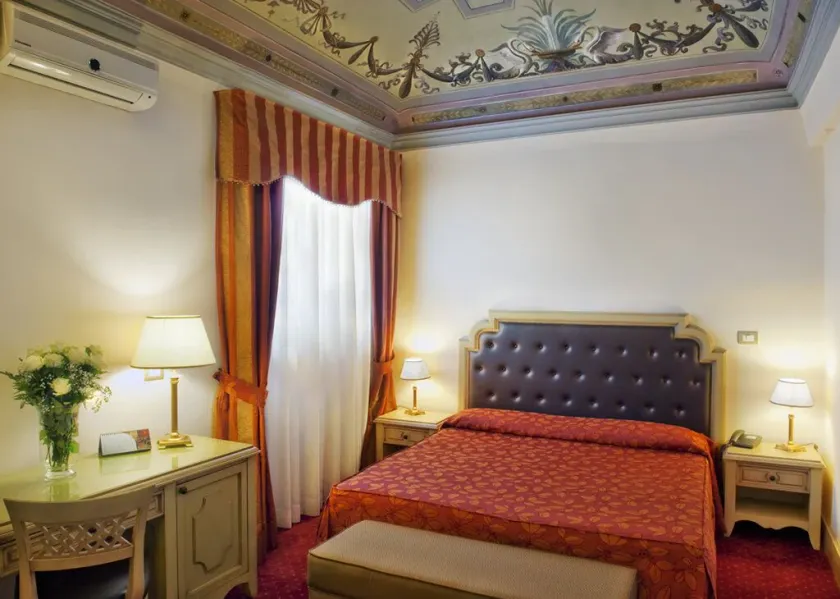 Hotel Manganelli Palace - Image 1
