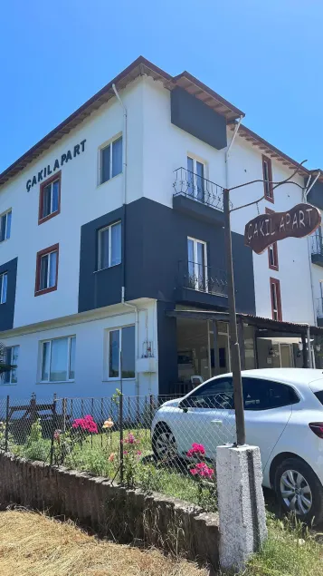 Cakil Apart - Image 1